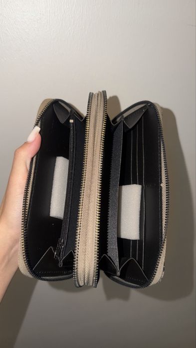 Vând portofel guess