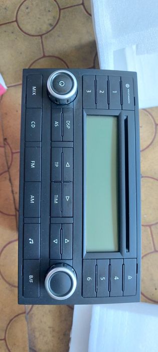 автомобилни усилватели и мултимедии