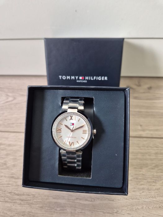 Дамски часовник Tommy Hilfiger