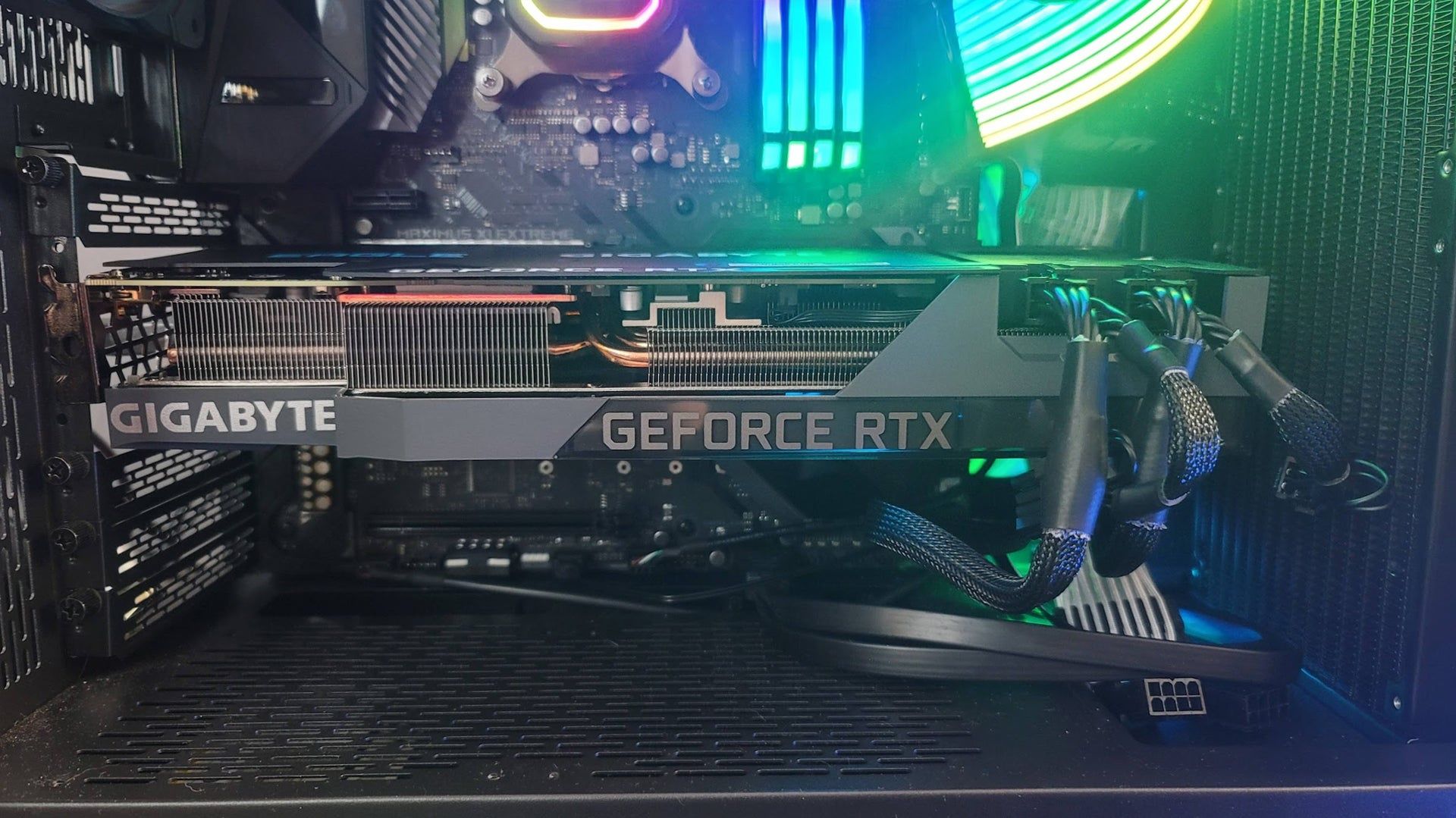 Vând placa video gigabyte rtx3080 eagle oc