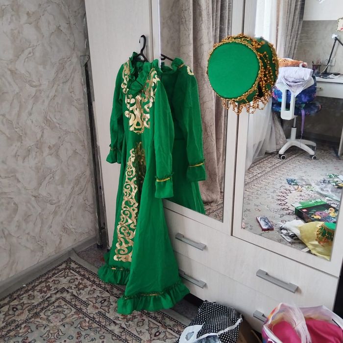 Продам казахский костюм для девочки