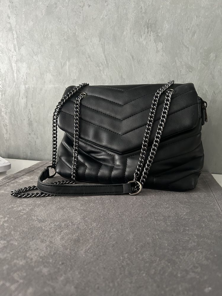 Черна дамска чанта