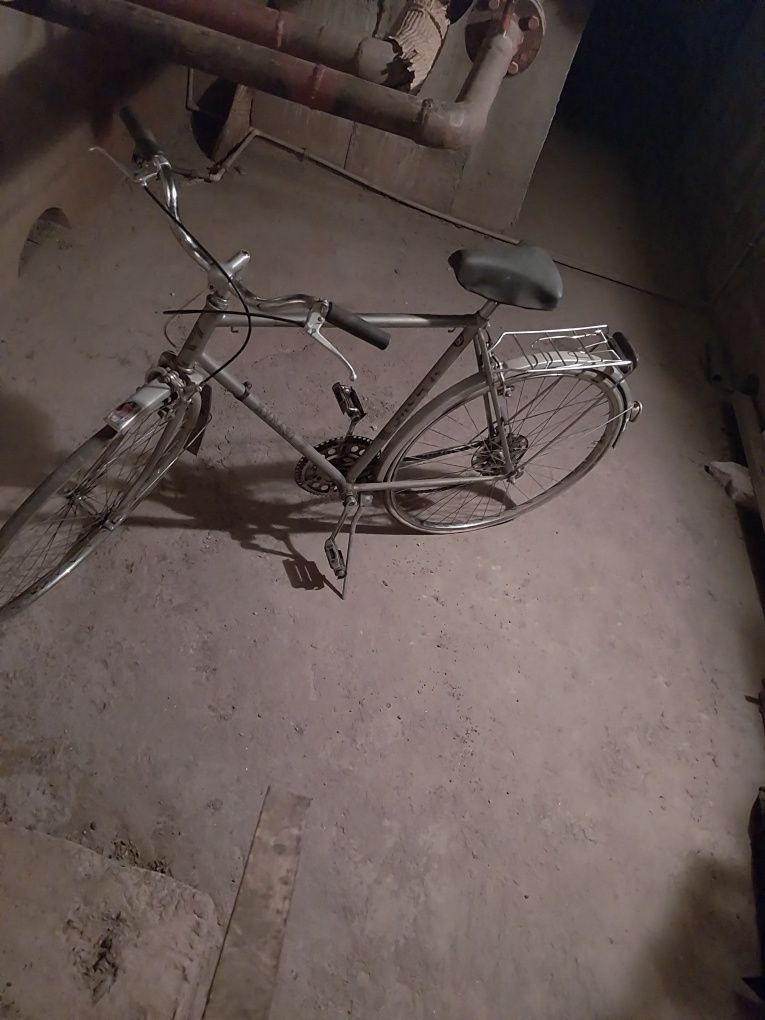 Bicicletă semicursieră