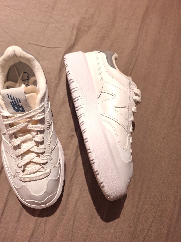 Adidași  New Balance
