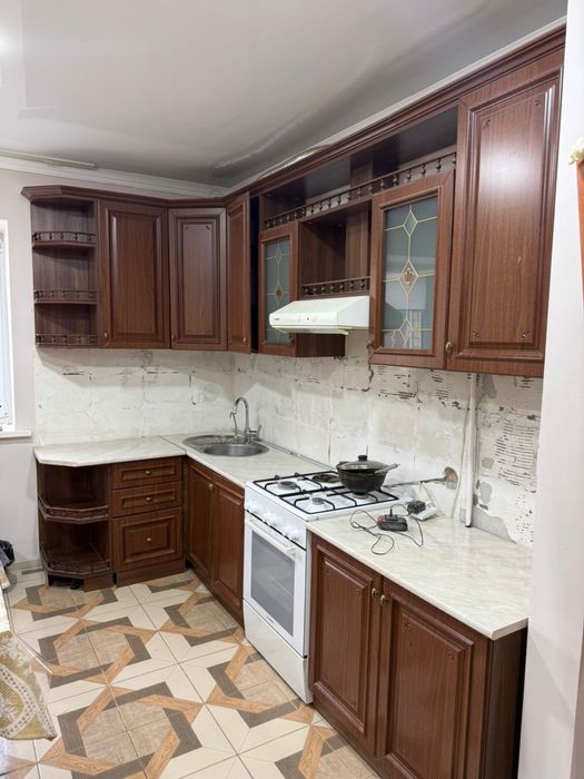 Кухонный гарнитур в хорошем состоянии