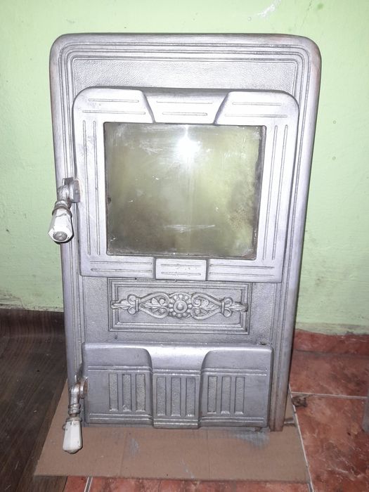 Vând ușă de teracotă