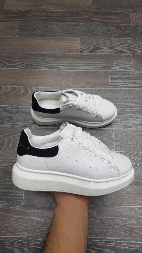 Продам новые кроссовки alexander mcqueen