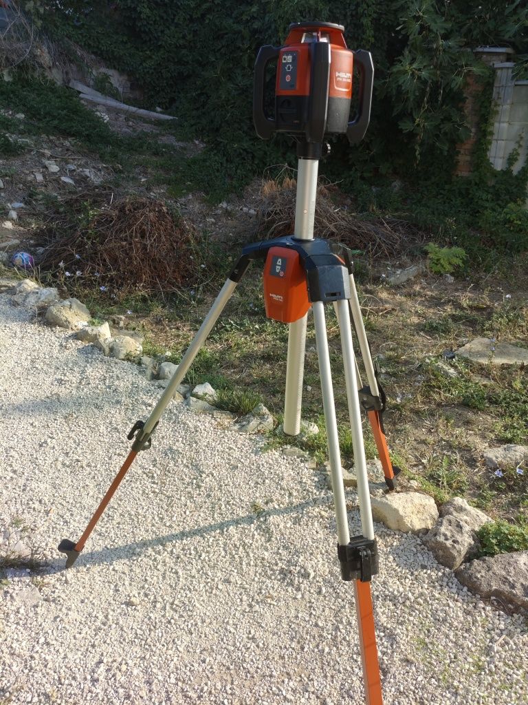 Hilti PR 30 HVS + PRA 90 - Ротационен лазерен нивелир + Тринога