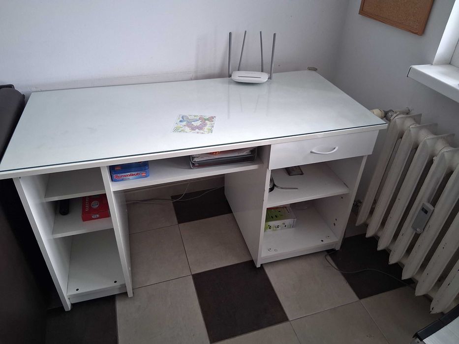 Бюро бяло 130 х 60 х 72