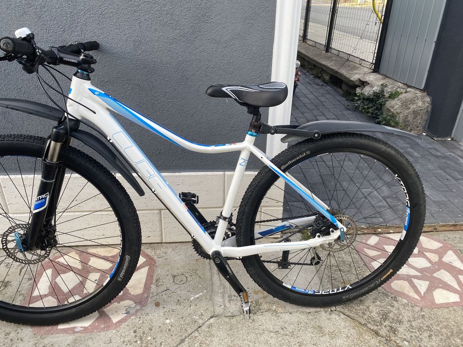 Bicicleta Cube acces