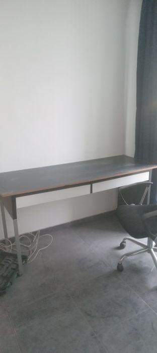Birou cu scaun ieftin