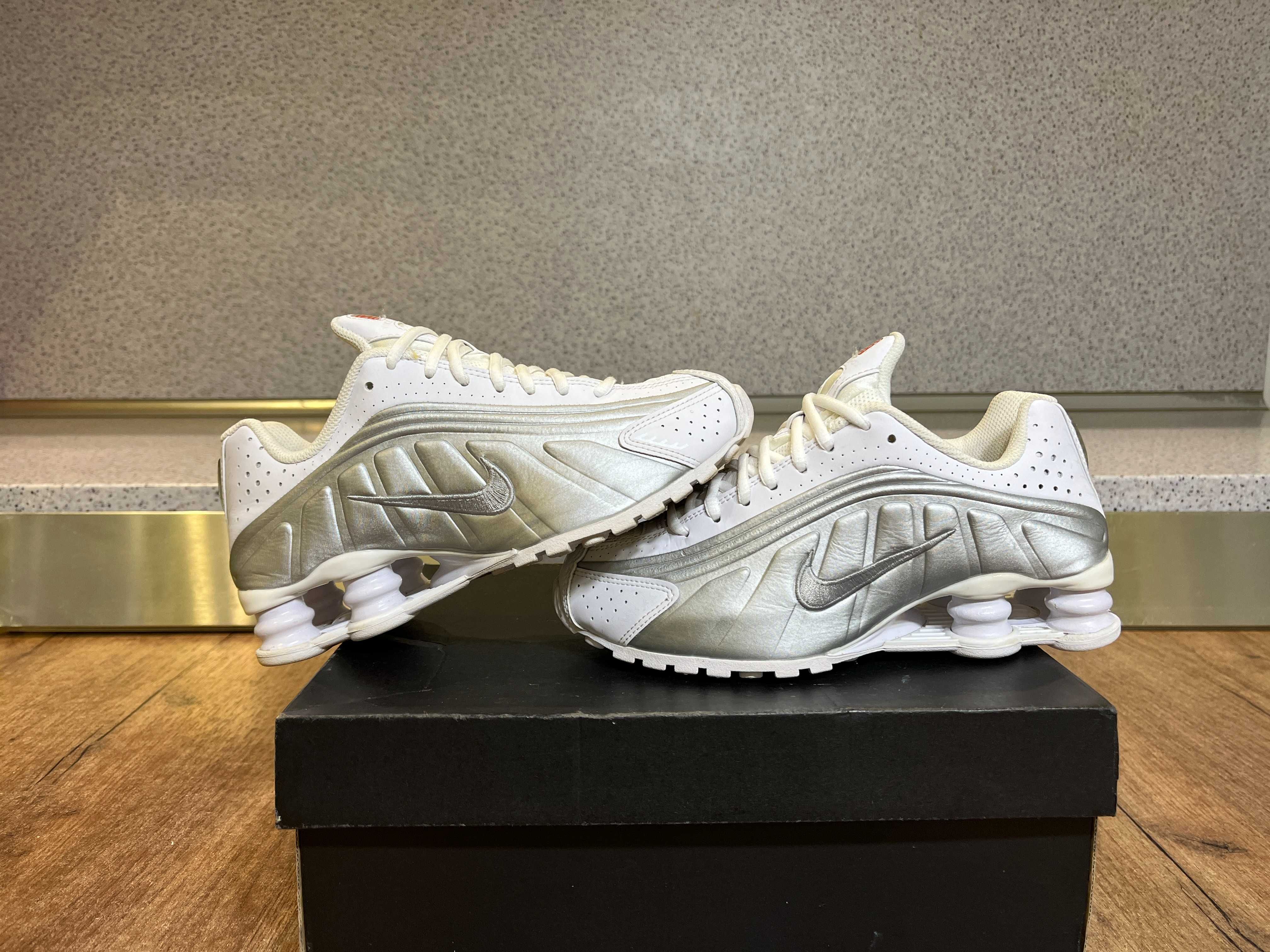 ОРИГИНАЛНИ *** Nike Shox R4 'White Metallic Silver'