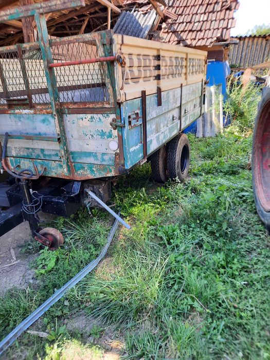 Vând remorca basculabila