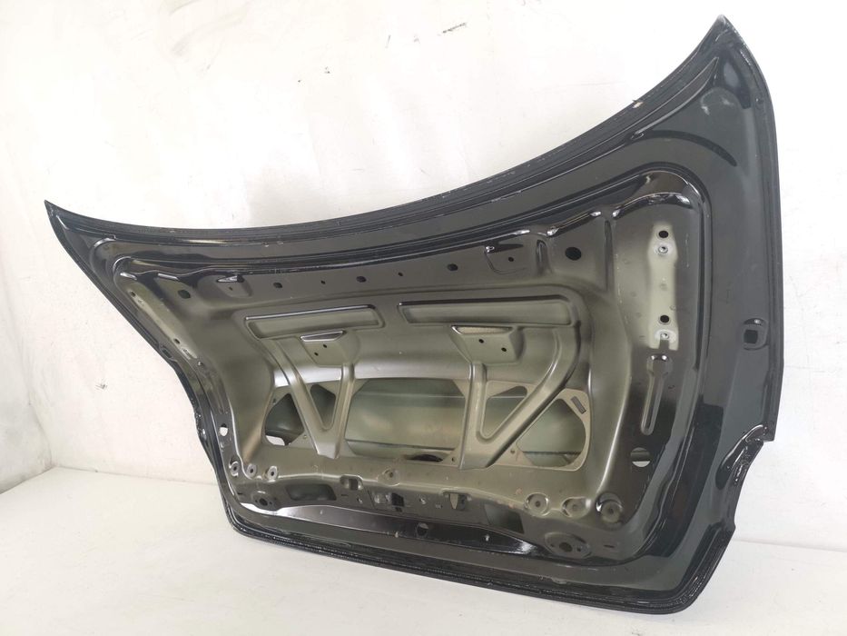 Задна врата Капак на багажник Мерцедес-Бенц ЦЛА-Клас / Mercedes-Benz C