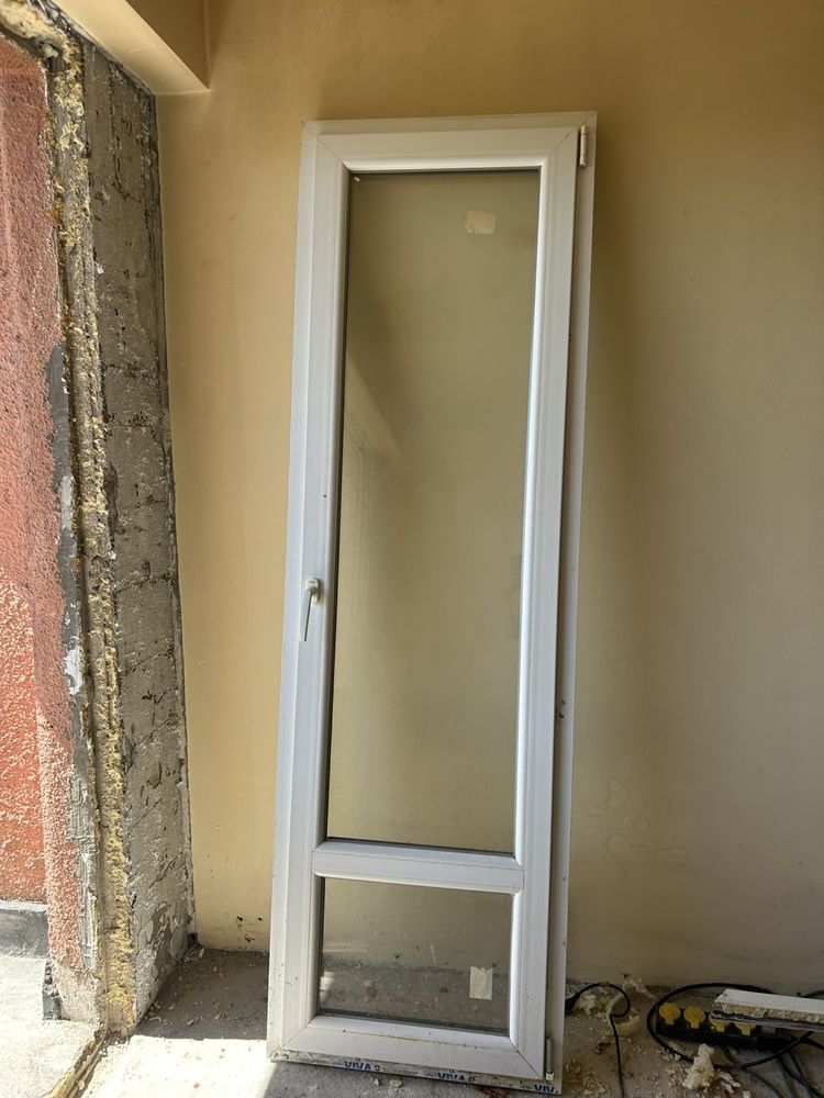 Продавам PVC врата 220/68