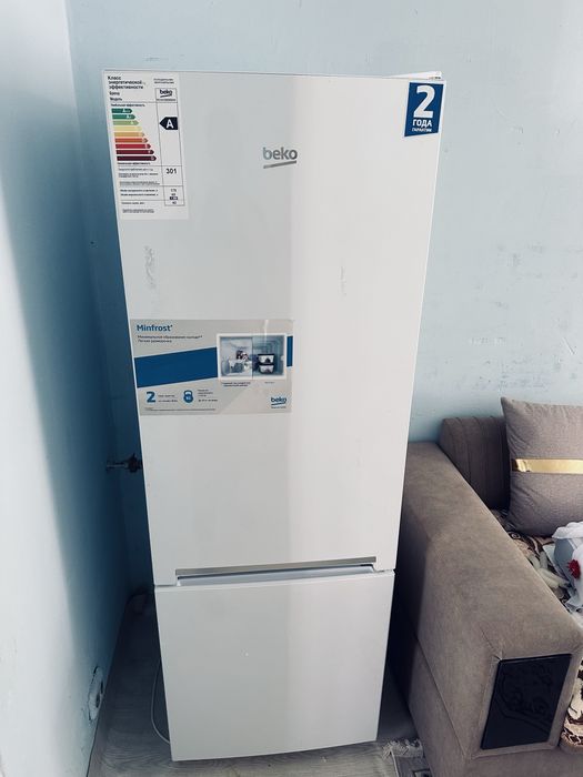 холодилник продаю срочно