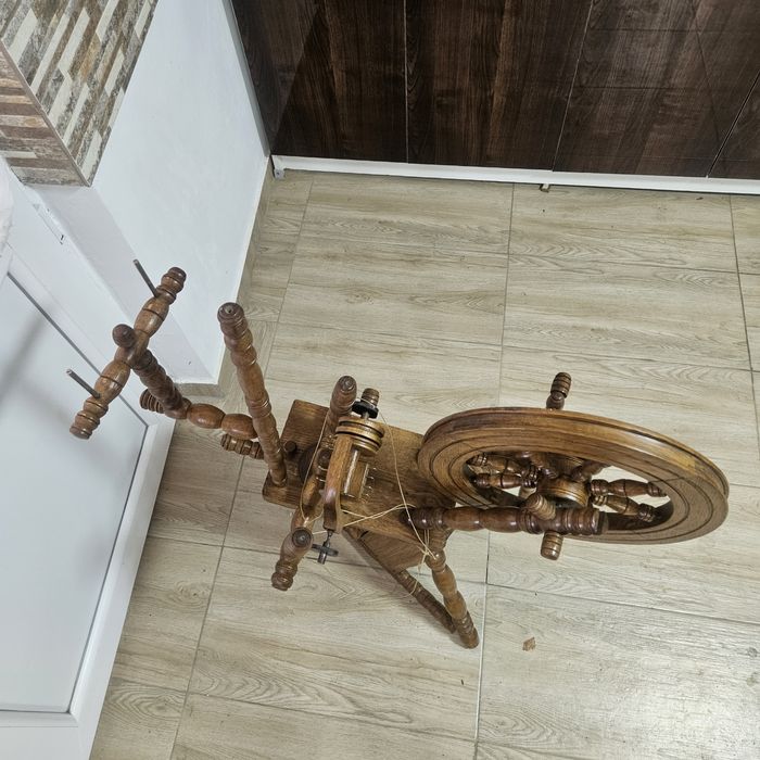 Roată de tors vintage