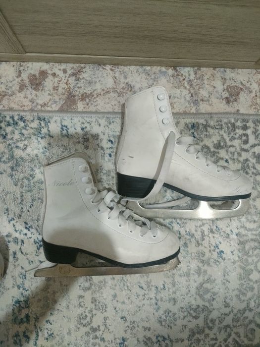 Продам коньки для девочки размер 31 отличного качества