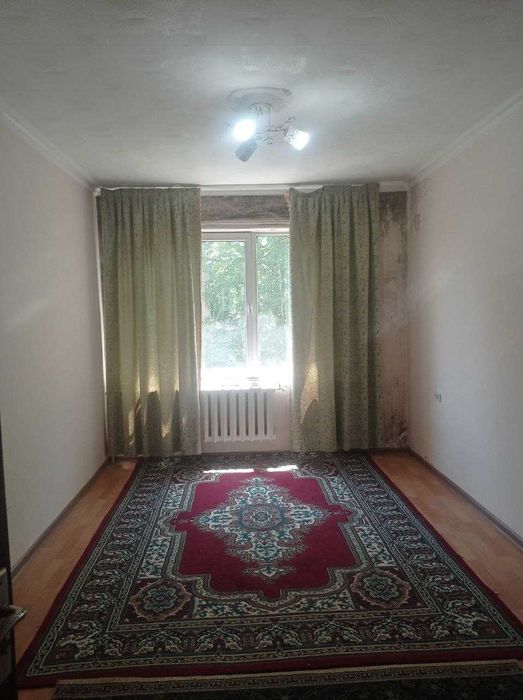 Чиланзар - 21 кв, 2/4/4 балкон 1,5х3