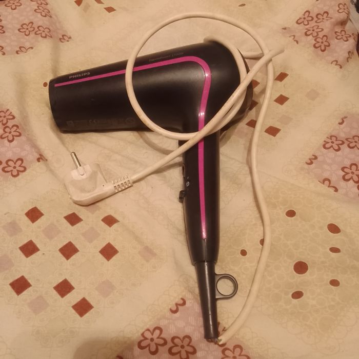 Фен. Для сушки волос.