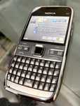 Vând Nokia E72 silver, nou, zero minute,  meniu limba română, cadou