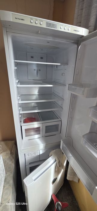 Продава се хладилник