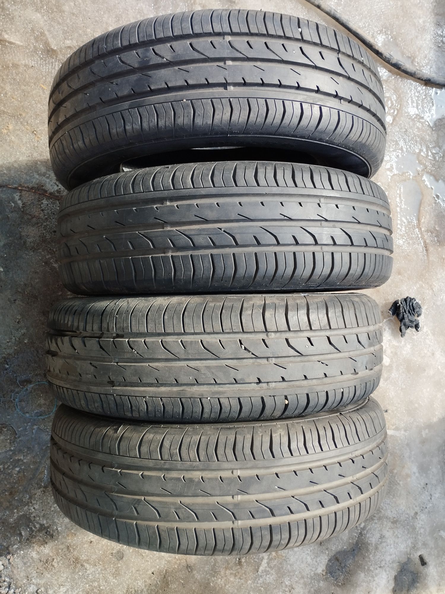 Продам комплект 195/65 r15 в идеальном состоянии.