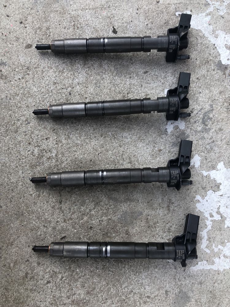 Injector injectoare Audi 2.0 tdi euro 5 cod CAG CAGA CBA 03L130277