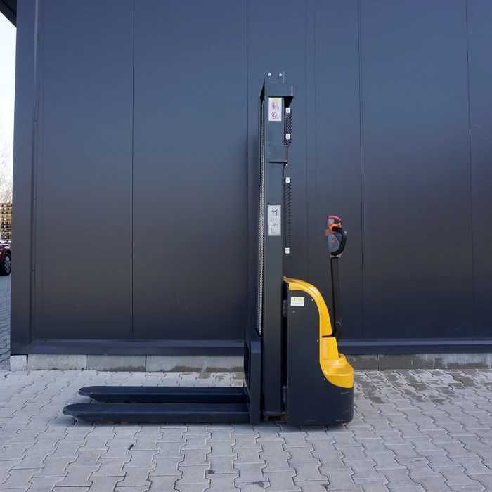 Ел.стакер - кап.1500 кг, макс вис.: 3.5м, в-ца: 570х1150мм, 24V/105AH