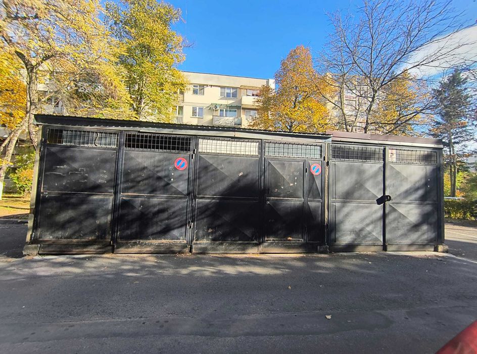 Donez garaj dublu + unu simplu din plăci de beton