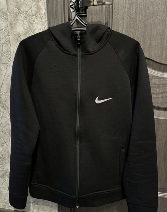 Продам олимпийку Nike