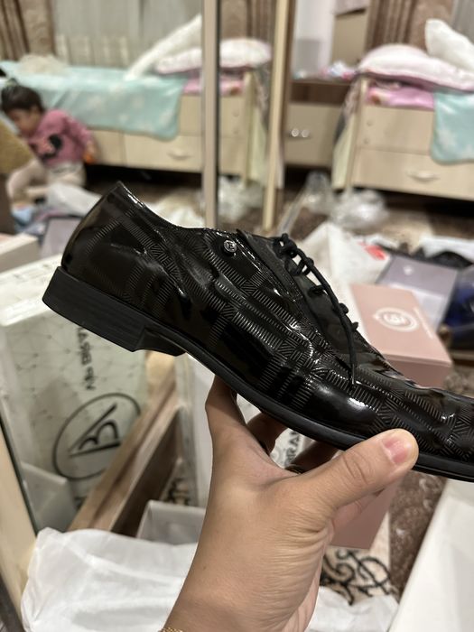 Kuyovlar uchun tufli toy kuni uchun sifatli tufli