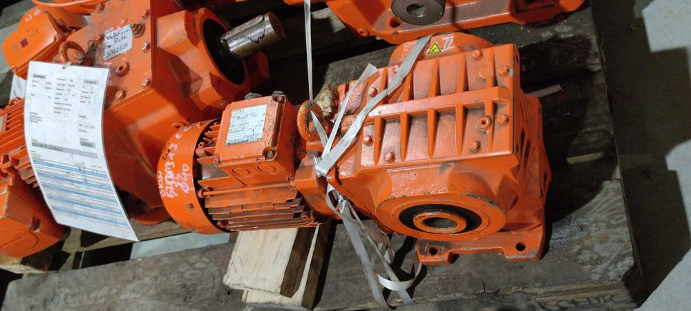 Motor electric trifazat Bauer 3kW 52rpm 380V