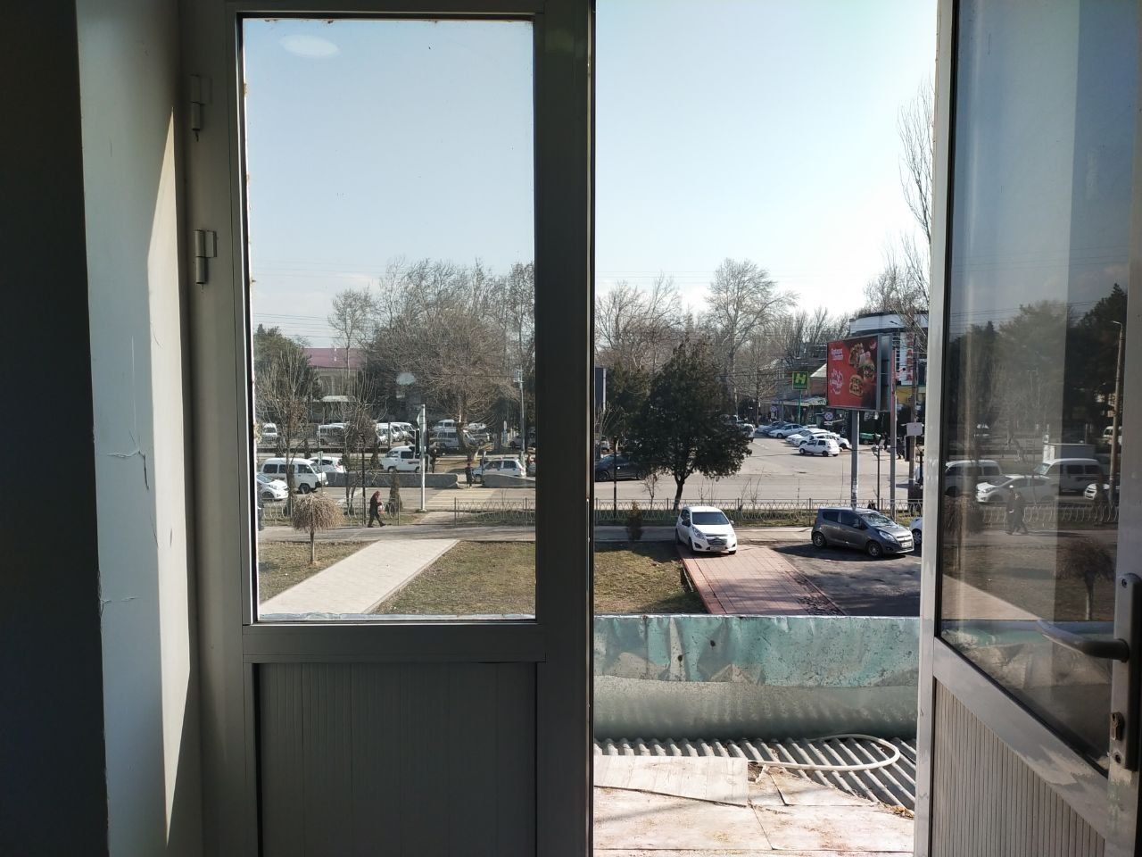 Продаётся однокомнатная кв. (Можно под офис)