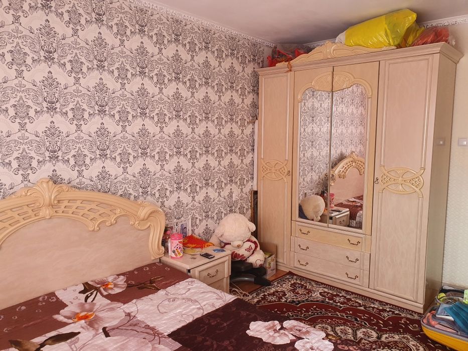 Продам спальный гарнитур