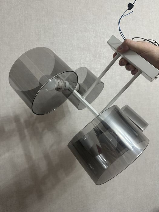 Продам люстру четырёхплафонную