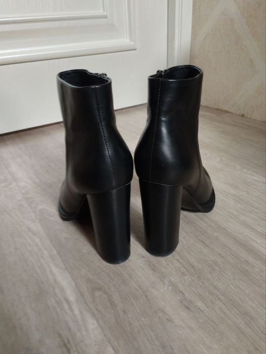 Ботинки         .
