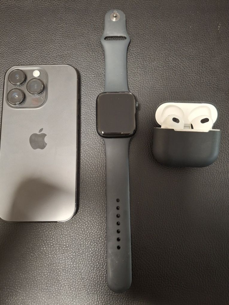 IPhone 14 pro  Apple Watch Se2 LTE