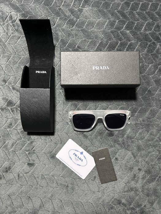Ochelari Prada.