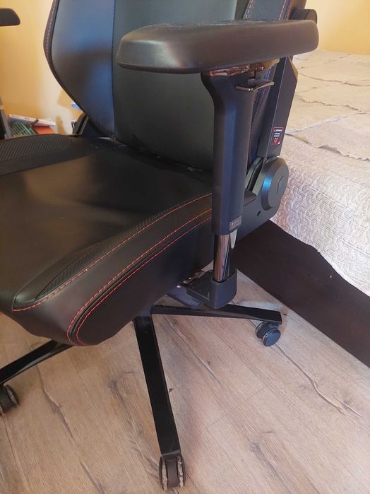 Стол за компютър или конзола