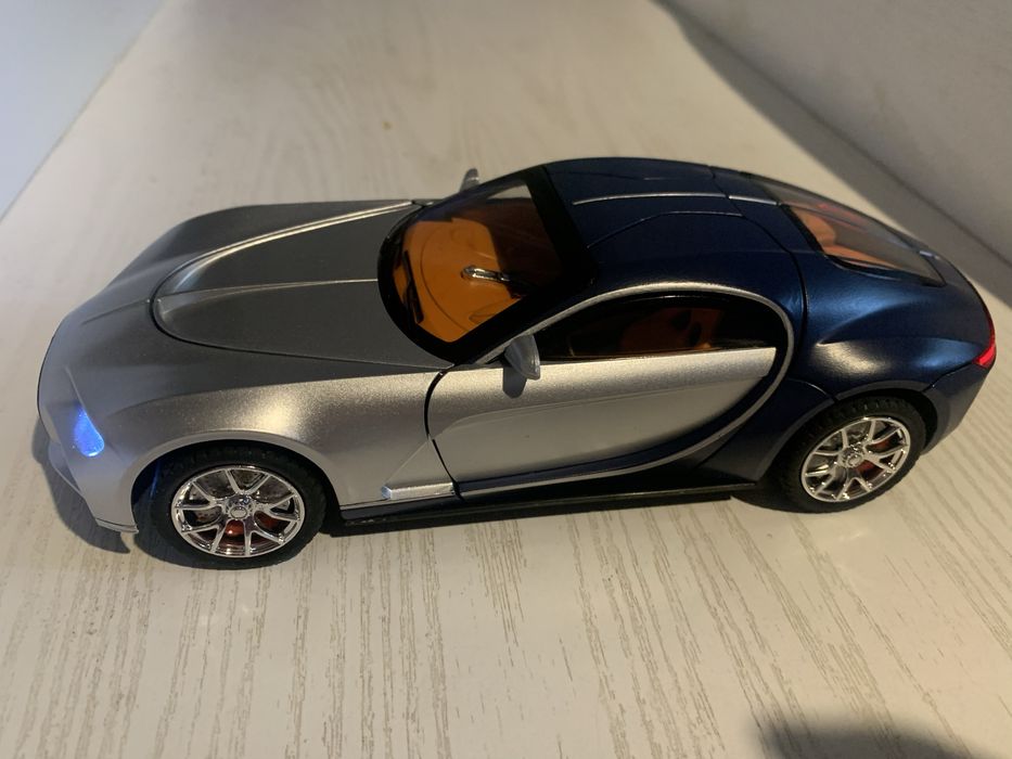Modelka. Bugatti 1:24 masshtab
