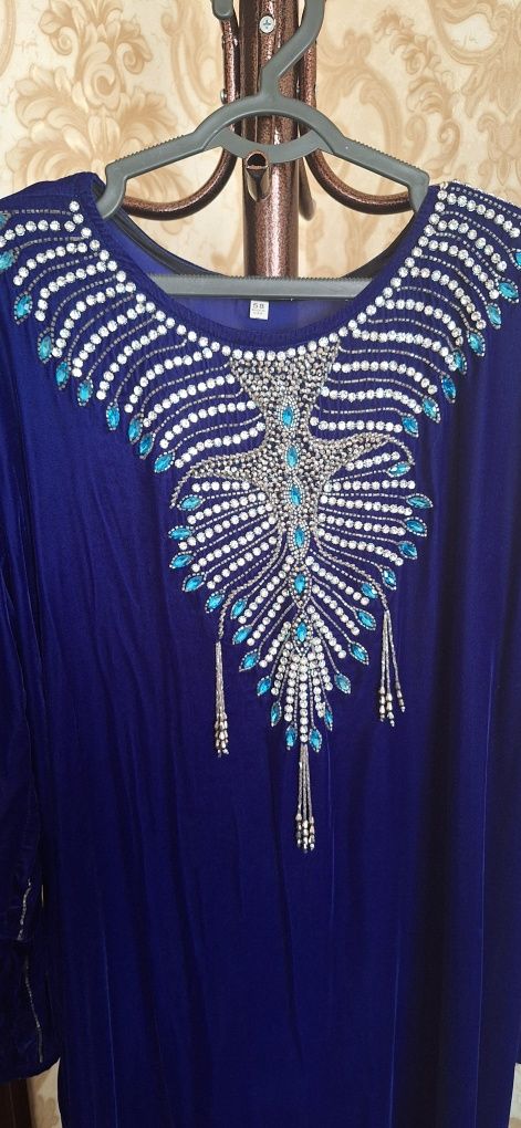 Dubay abaya sharfi bn Toshlari qol mexnati bn qilingan