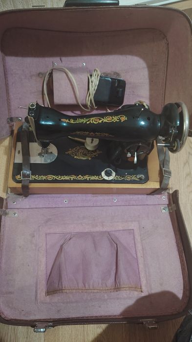 Продаётся швейная машина