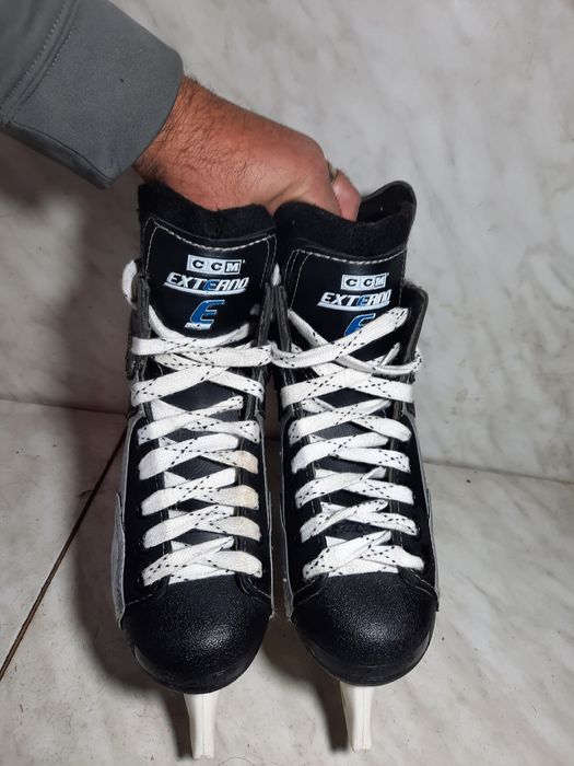 Patine hochei hochey 654 CCM marime 35 (22,5  cm) impecabile