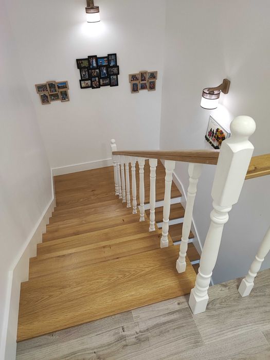 Scări interioare, trepte din lemn masiv