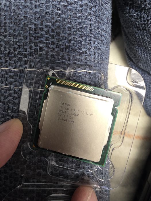 Procesor, rami, carcase, display laptop