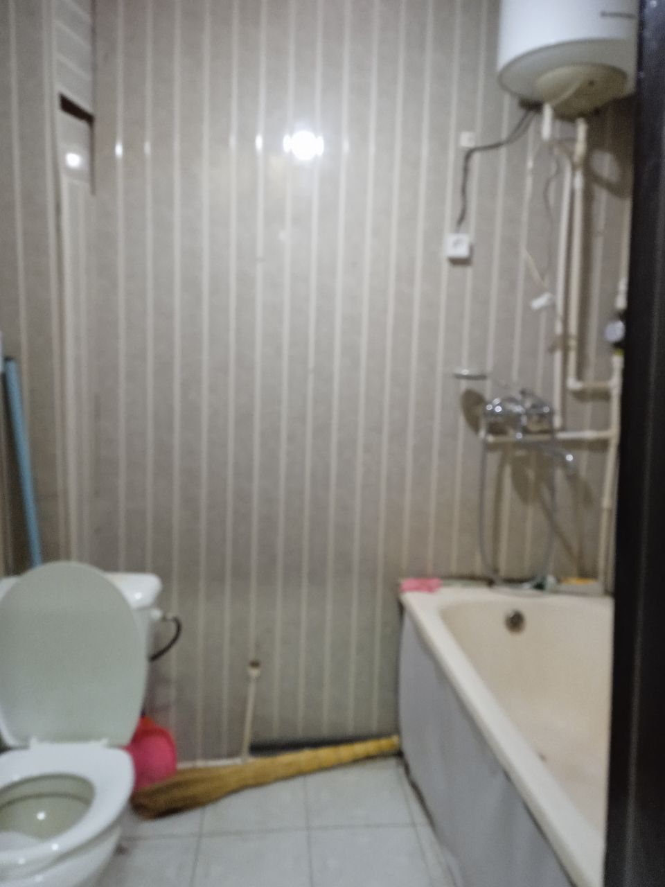 Продам квартиру г Чирчик 1/1/2 чисто цена 30000&торг