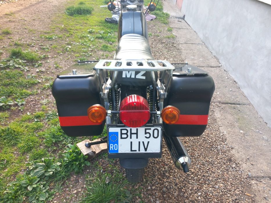 O frumoasa motocicleta comunista..MZ..ETZ..250...