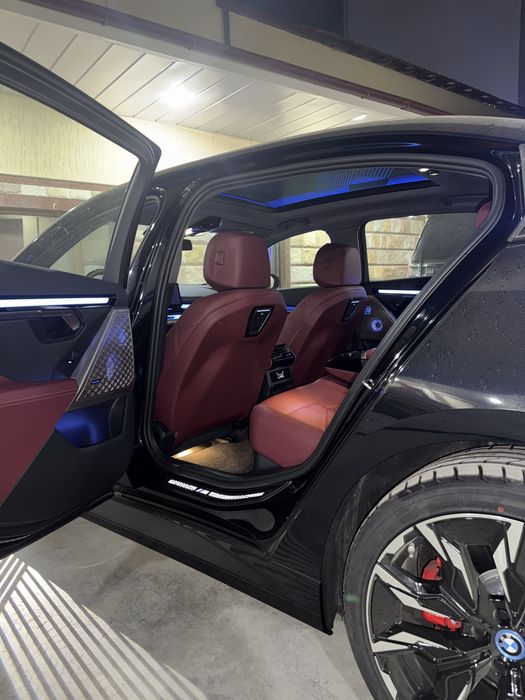 BMW i5 M sport 35L