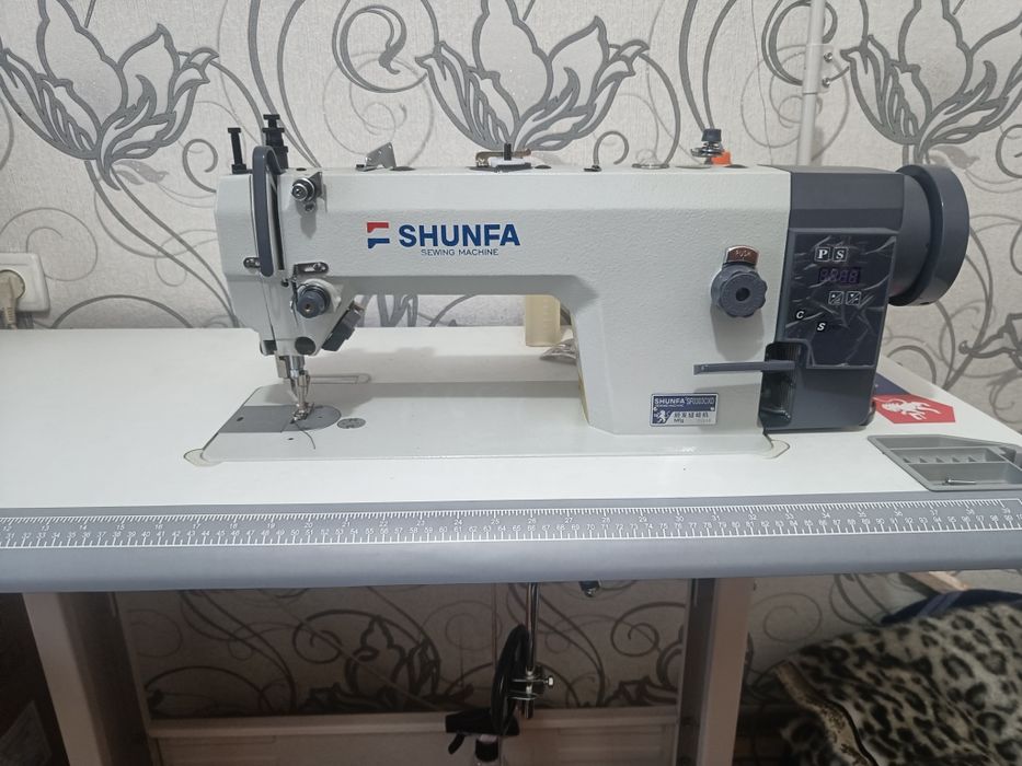 Прямострочная швейная машина